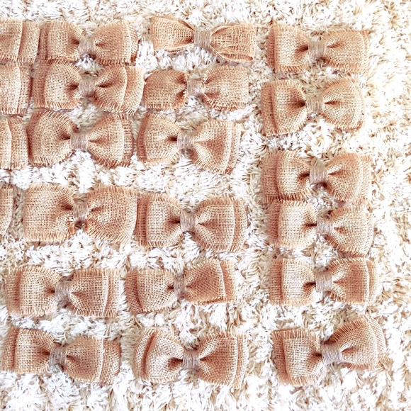 Burlap bows count of 24